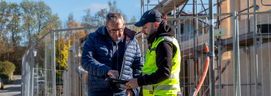 Bauleiterbesprechung an der Baustelle für den Glasfaserausbau in Seehausen