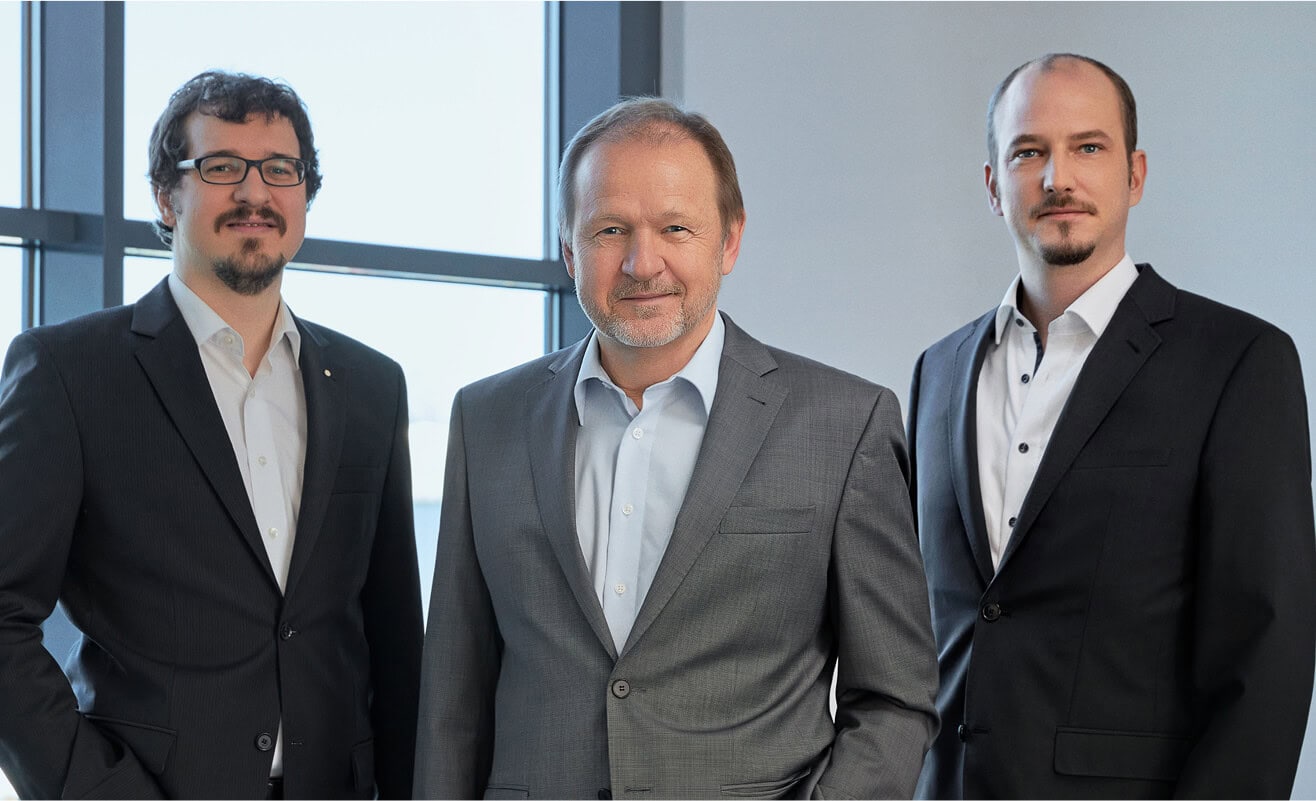 Management von AVACOMM – starke Führung für zuverlässige Glasfasernetze in Bayern