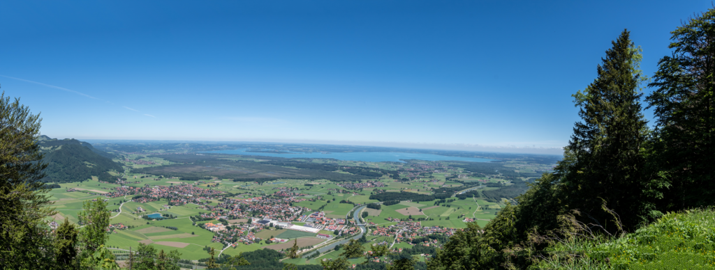 Luftbildaufnahme auf Grassau und Umgebung am Chiemsee